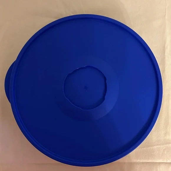 NEW Tupperware Bowl - Picture 5 of 7